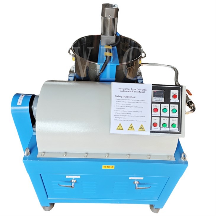 Eļļas atlikumu centrbēdzes separators